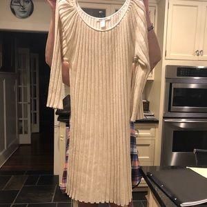Alice +Olivia. Ribbed creamy/sparkly dress